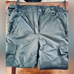Women’s Essentials Black Cargo Snow Pants size Small